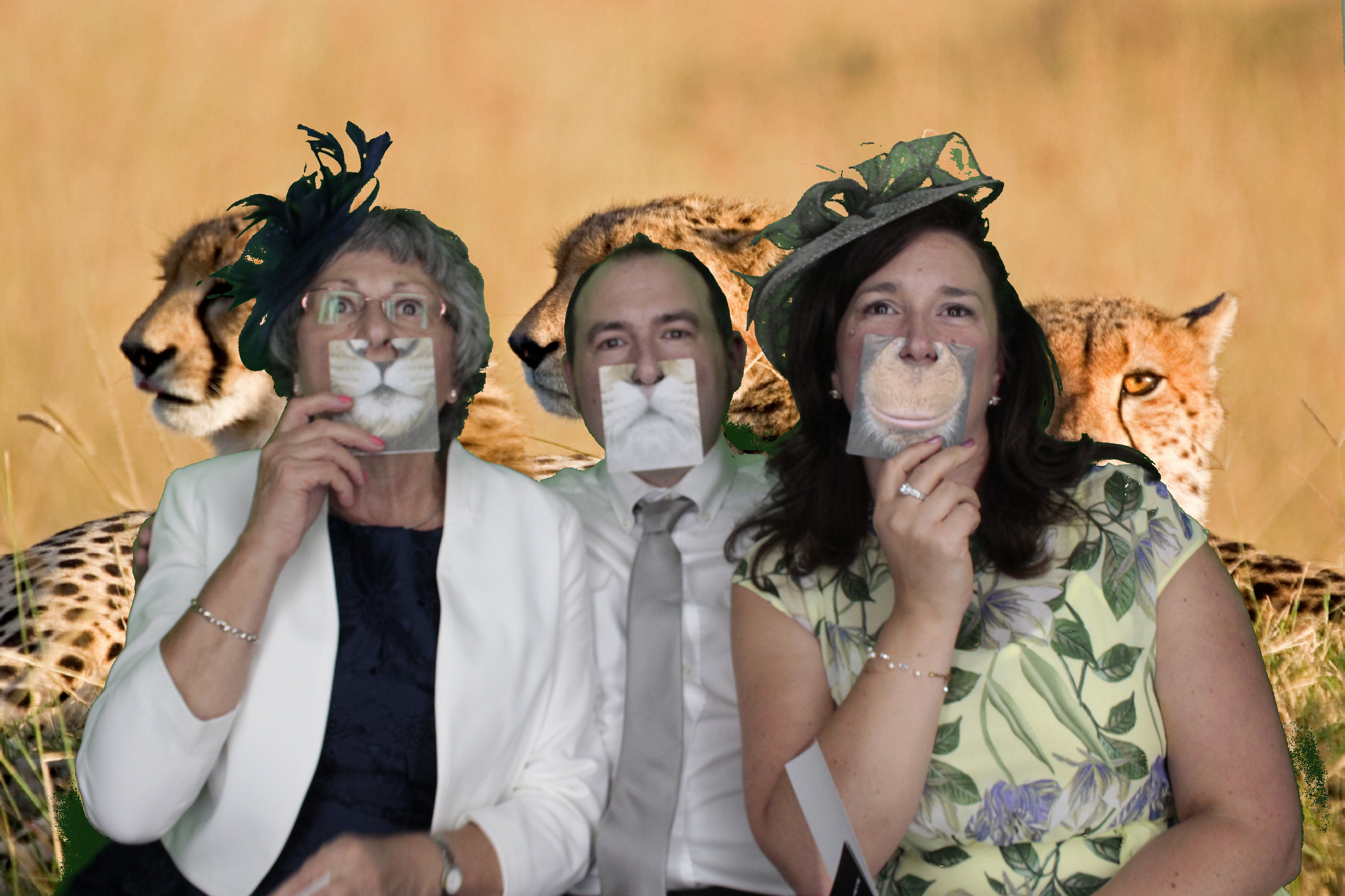 Mr & Mrs Bowles | View more photos from the event at gallery.myphotoboothexperience.co.uk/u/MyPhotoBoothExperienceLtd/Mr-Mrs-Bowles